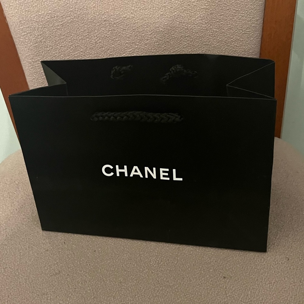 ***CHANEL*** Genuine Logo Shopping Bag